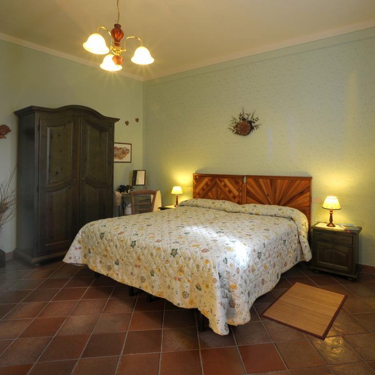 Agriturismo Podere Poggio Ai Cieli Сан-Джиминьяно Номер фото
