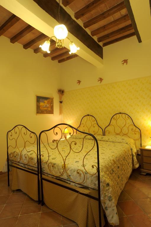 Agriturismo Podere Poggio Ai Cieli Сан-Джиминьяно Номер фото